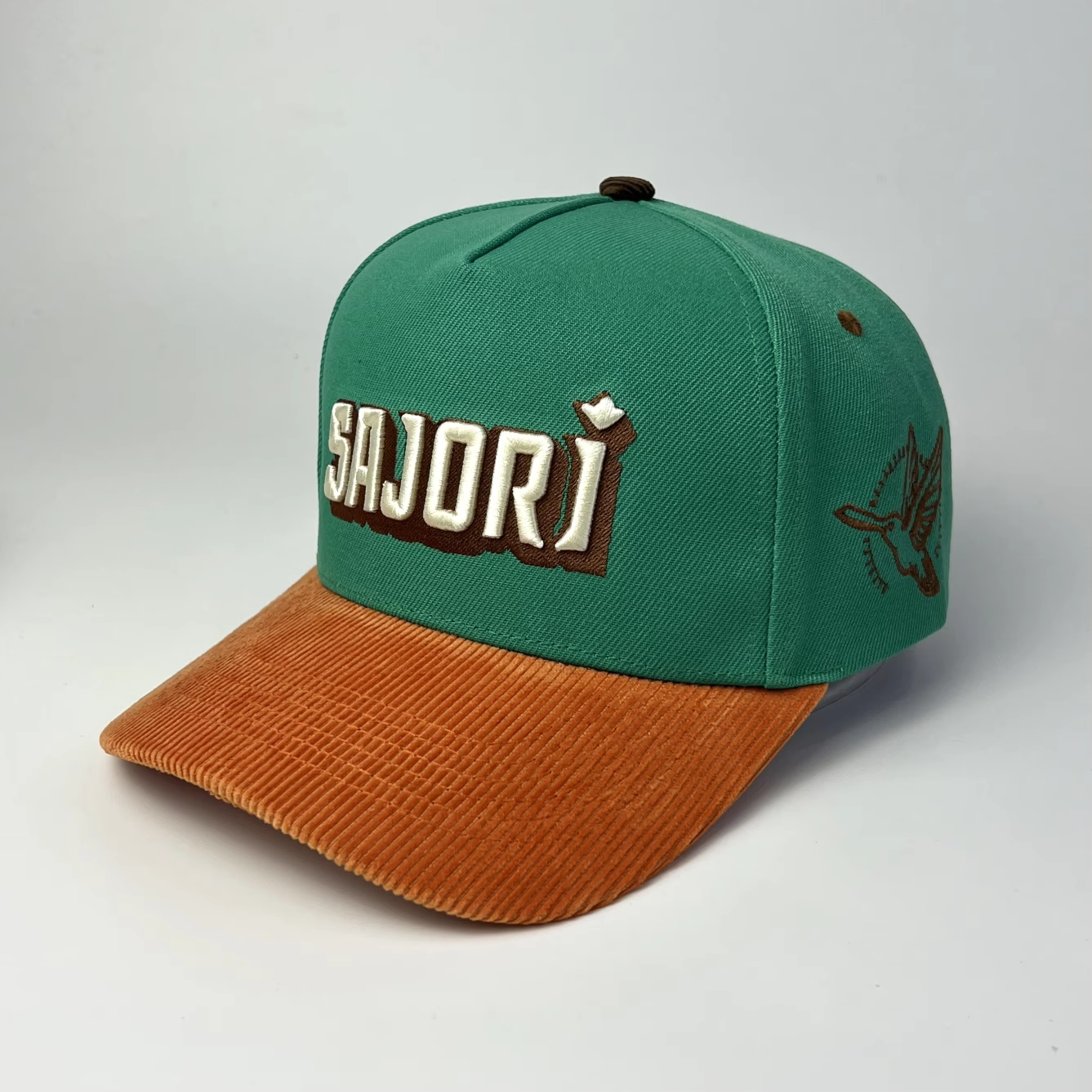 Vista frontal de la gorra Casco Urbano Sajorí